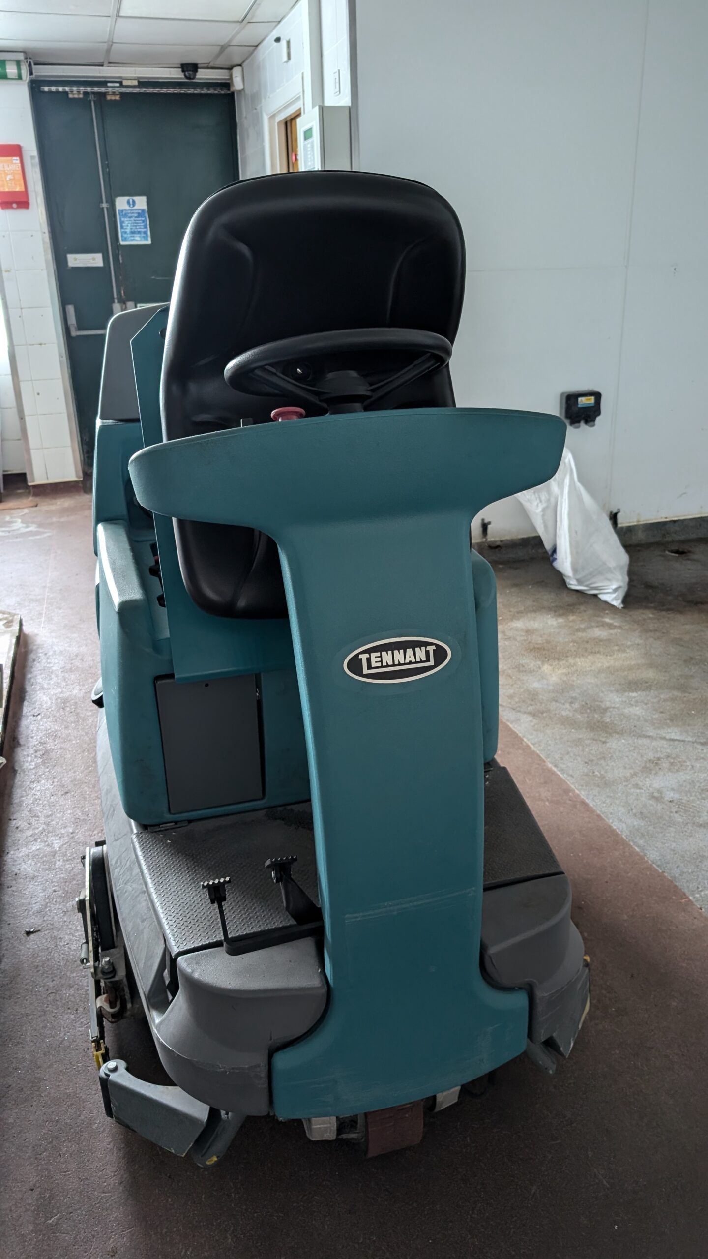 T7 Tennant scrubber dryer